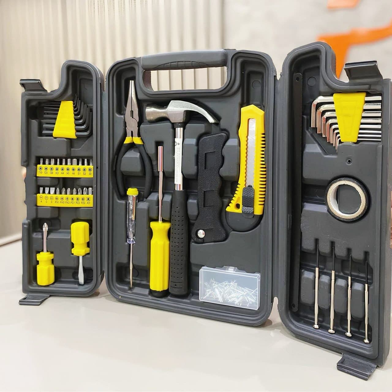 Jogo de Ferramentas 200 Peças com Maleta Resistente